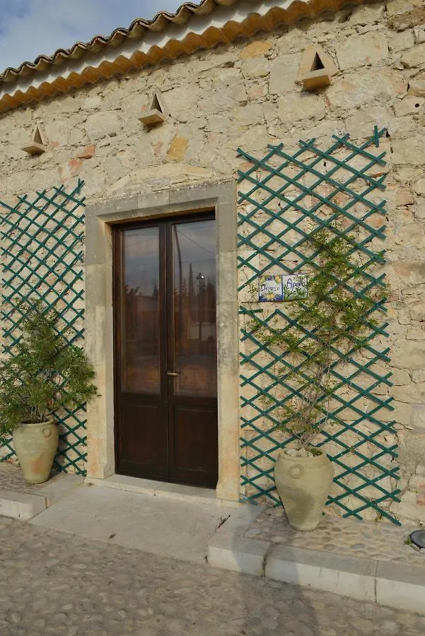 Casa di campagna Agriturismo Masseria sul Mare Avola Italia